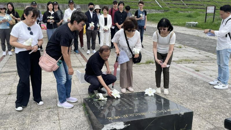 519行動組合、辜寬敏基金會舉辦「悲情水岸Ubike導覽活動」 圖:記者高逸帆攝影