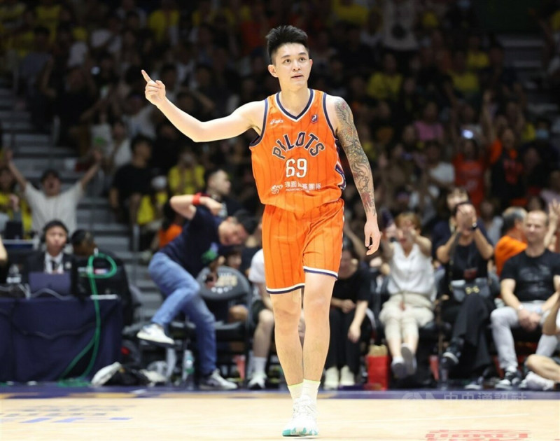 台灣職籃P.LEAGUE+ 桃園璞園領航猿本土球星盧峻翔（圖），3日以滿分150分成為聯盟史上第2名蟬聯年度最有價值球員（MVP）。（中央社檔案照片）   