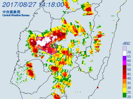 中央氣象局14:22針對南投縣、雲林縣、嘉義縣發布大雷雨即時訊息，持續時間至15時15分止。   圖：中央氣象局