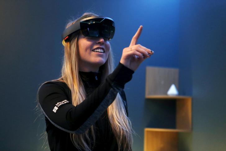微軟原MR產品HoloLens傳將會停產，雖無正式訊息，但提供相關元件的廠商已表明不再供應。   圖：達志影像/路透社