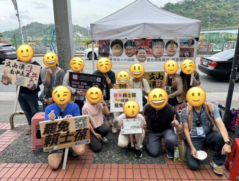 罷免國民黨立委賴士葆的「文山退葆」宣布，目前已突破安全門檻，超過30,000份連署書。   圖：取自文山退葆-台北市文山南中正罷免團隊臉書