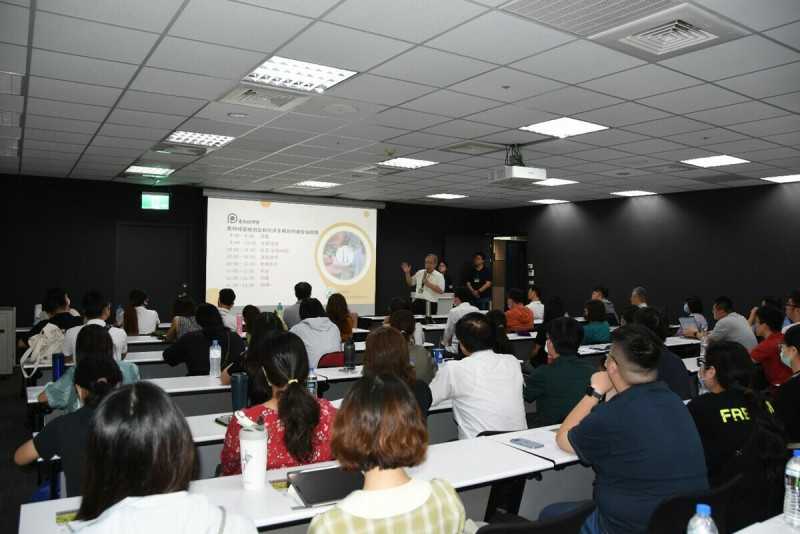 農藥所推自動化系統，410項檢測10分鐘完成，大幅提升食品安全檢驗效率。   圖：農業部／提供