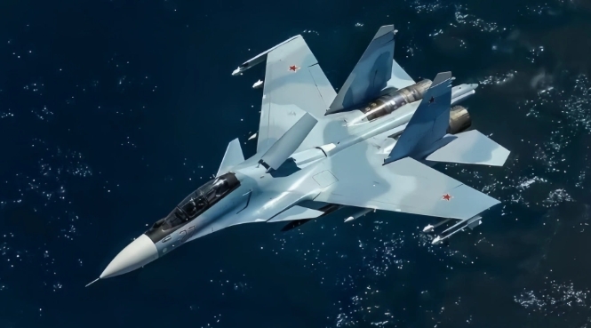 兩架俄軍Su-30戰機遭到烏軍無人艇擊落。   圖 : 翻攝自河東三叔