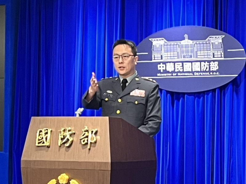今日國防部記者會是由軍聞處代理處長喬福駿首次主持。   圖：金大鈞/攝