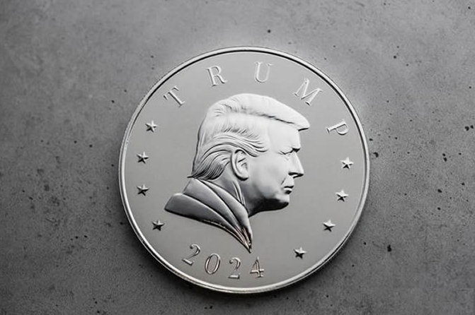 在推動「$Trump」虛擬貨幣川普幣的同時,川普宣稱,持有該幣最多者將獲邀參加晚宴。 圖:翻攝自百度