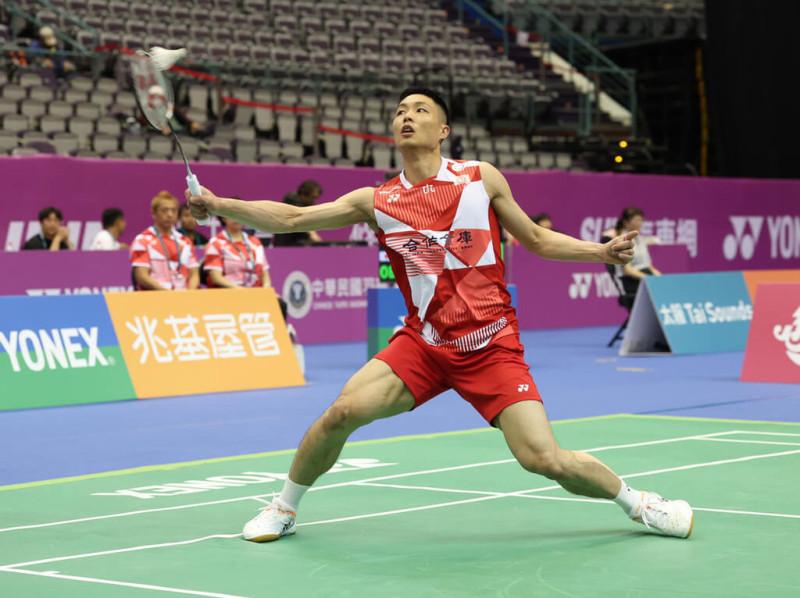 台灣羽球男單好手周天成（圖）7日在2025台北羽球公開賽首輪32強遭遇苦戰，所幸最終仍以2比1成功過關，確定晉級16強。（中華民國羽球協會提供）中央社記者黎建忠傳真  114年5月7日   