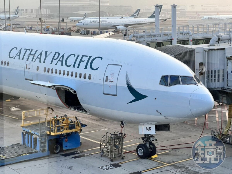 國泰航空延遲多日後才出面道歉，被網友批評誠意不足。示意圖非當事航班   