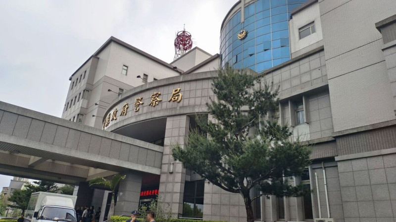 原任職於南投縣某偏鄉分局的張姓男員警涉嫌偷拍女警洗澡，南投縣警局8日對此表示，全案已依涉犯刑法妨害秘密罪嫌移送偵辦，涉案員警調往其他分局，並持續關懷被害人。圖為南投縣警察局外觀。（民眾提供）中央社記者蕭博陽南投縣傳真  114年5月8日   
