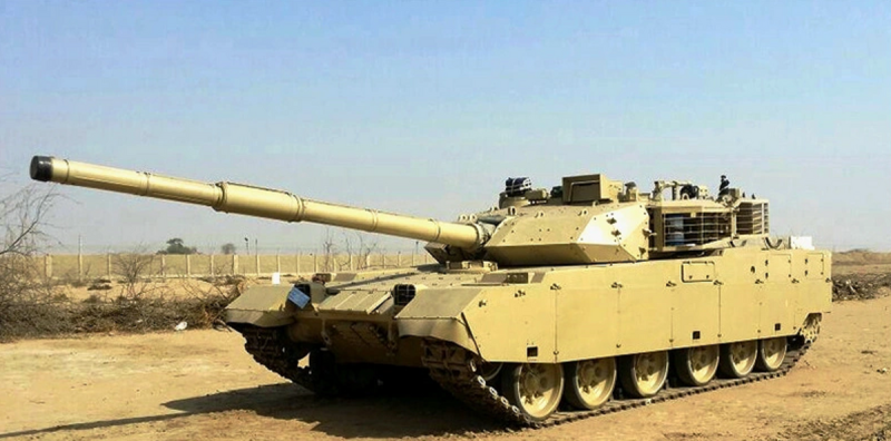 巴基斯坦迅速部署 VT-4 主戰坦克向印巴邊境推進。   圖：翻攝自百度百科