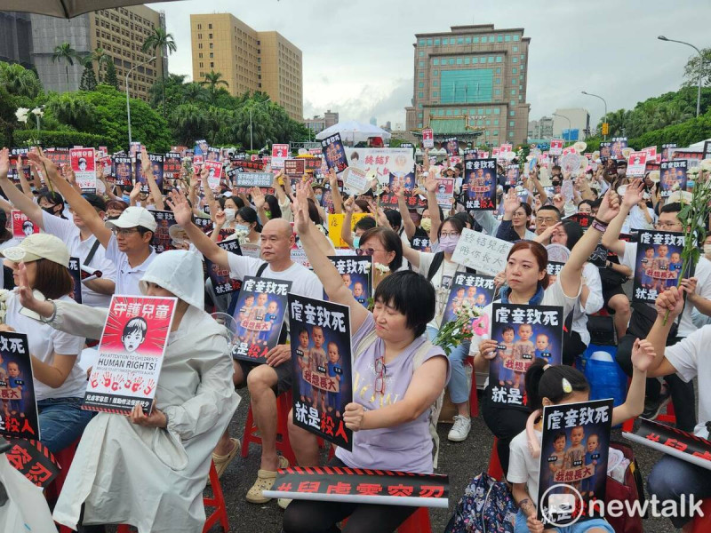 由民間自主發起的「終結兒虐」集會下午於凱道登場。   圖：黃建豪/攝