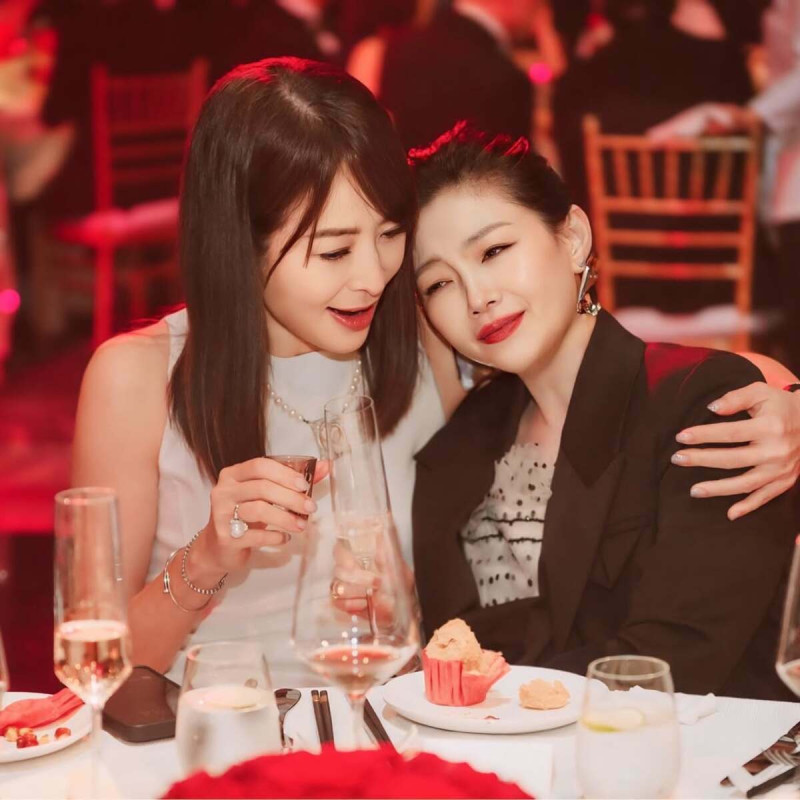 昨日身為大S好友的女星賈永婕發文貼出，與大S在2021年的對話紀錄。   圖：翻攝自賈永婕的跑跳人生臉書
