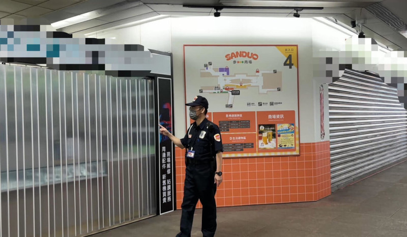 高雄捷運三多商圈站內一間經營手機買賣及維修的店家，日前遭竊5支手機，價值約新台幣6萬多元，經警方追查鎖定1名男子涉案，持續查緝中。（高雄捷運公司提供）中央社記者張已亷傳真  114年5月12日   