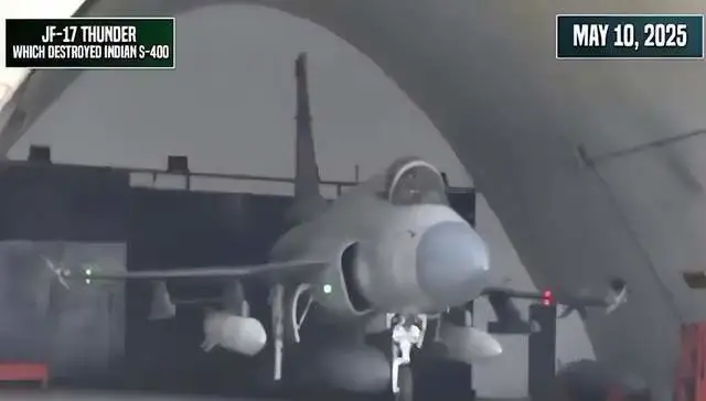 襲擊發生後,巴基斯坦空軍「梟龍」掛載實彈升空。 圖:翻攝自騰訊新聞 襲擊發生後,巴基斯坦空軍「梟龍」掛載實彈升空。 圖:翻攝自騰訊新聞