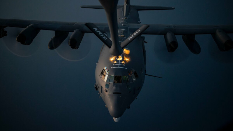 AC-130 系列在過去的二十年中,主要是在伊拉克、阿富汗等這樣的低威脅空域執行夜間對地支援任務,它依賴夜幕的掩護降低地面火力威脅。 AC-130 系列在過去的二十年中,主要是在伊拉克、阿富汗等這樣的低威脅空域執行夜間對地支援任務,它依賴夜幕的掩護降低地面火力威脅。