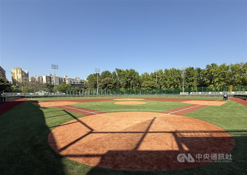 U12世界盃國手選拔賽、華南金控盃少棒賽24日開打，但比賽主場地青年公園棒球場（圖）投手丘尚未設置完成，若沒能解決，對球員將是考驗。（中央社檔案照片）   