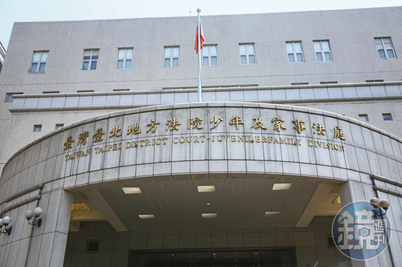 新店家事法庭日前開庭調解王文洋遭訴請認親案，女方開價逾10億元。   圖：鏡週刊提供
