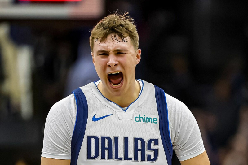 達拉斯獨行俠抽中NBA2025選秀狀元，杜克大一超級新人佛拉格已成囊中物。（翻攝自X）   