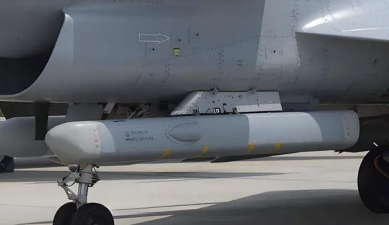 殲-10CE搭載新型電子戰吊艙,對印度空軍的雷達系統進行高強度干擾。 翻攝自 騰訊網 殲-10CE搭載新型電子戰吊艙,對印度空軍的雷達系統進行高強度干擾。 翻攝自 騰訊網