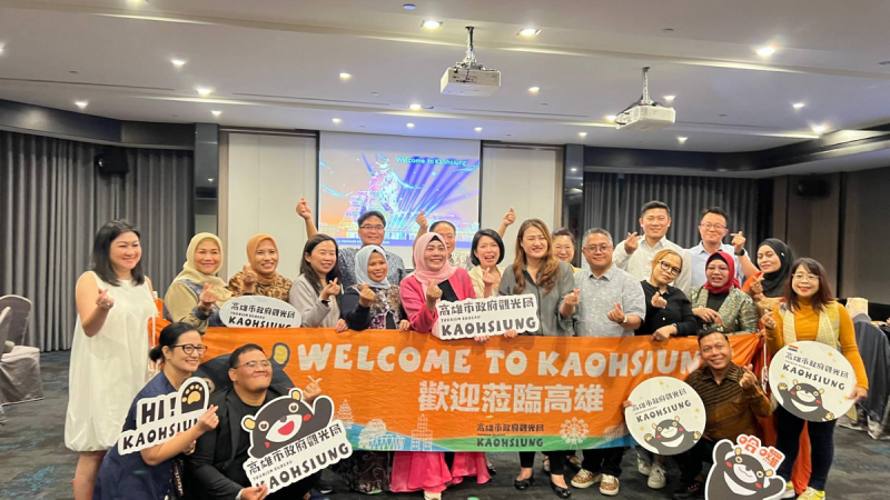 高雄市觀光協會邀請來自印尼的14家旅遊業者組成踩線團。   圖：高雄市觀光協會/提供