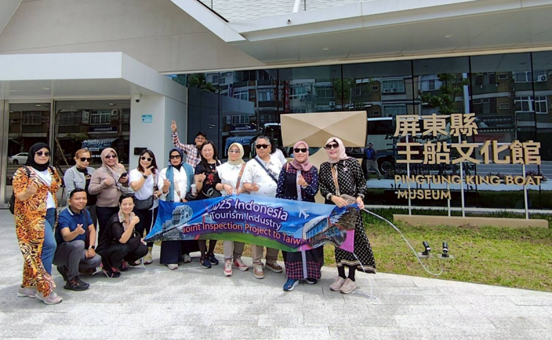 印尼旅遊業者踩線團參訪屏東王船文化館。 圖:高雄市觀光協會/提供