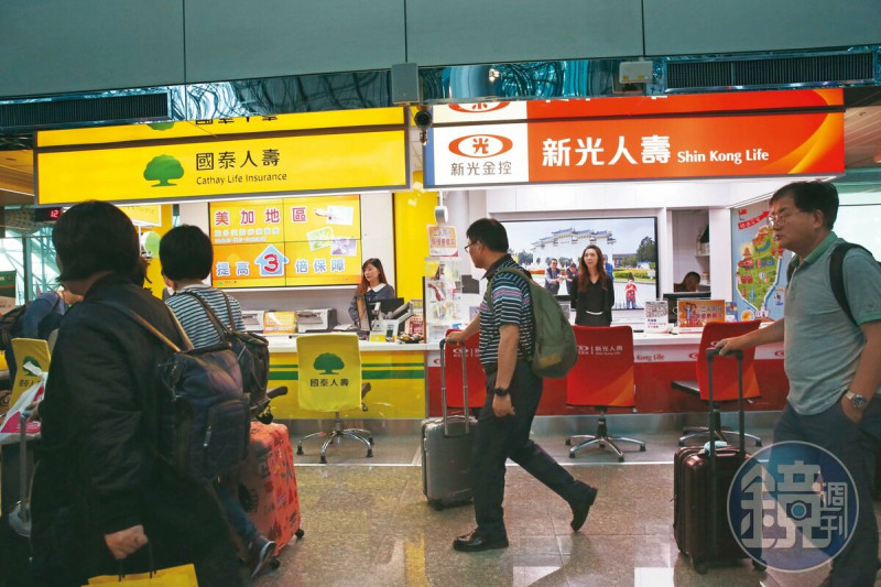 壽險業六成保費投資海外，讓壽險業成新台幣狂升首波受災戶。   圖：鏡週刊提供