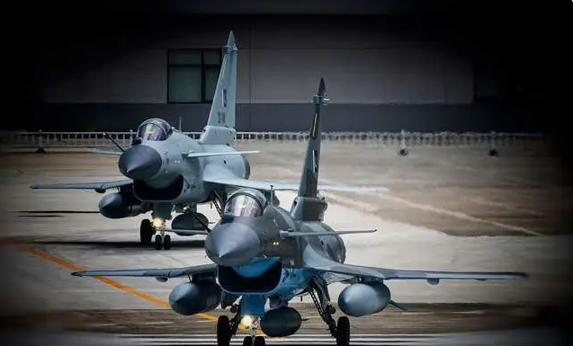 殲-10CE戰鬥機。 圖:翻攝自優雅隨和老泰勒 殲-10CE戰鬥機。 圖:翻攝自優雅隨和老泰勒