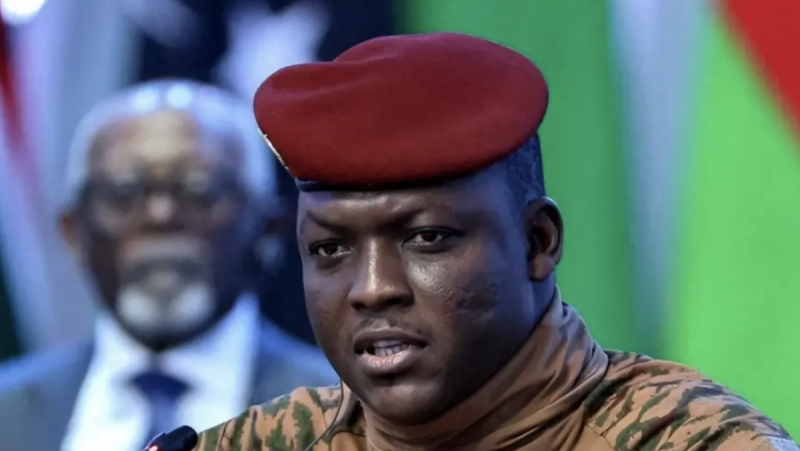 外媒報導,平壤政府已向西非國家布吉納法索(Burkina Faso)派遣多達 700 名菁英士兵,任務是保護總統特拉奧雷(Ibrahim Traoré)政權安全。 圖:翻攝自 《海風看世界》