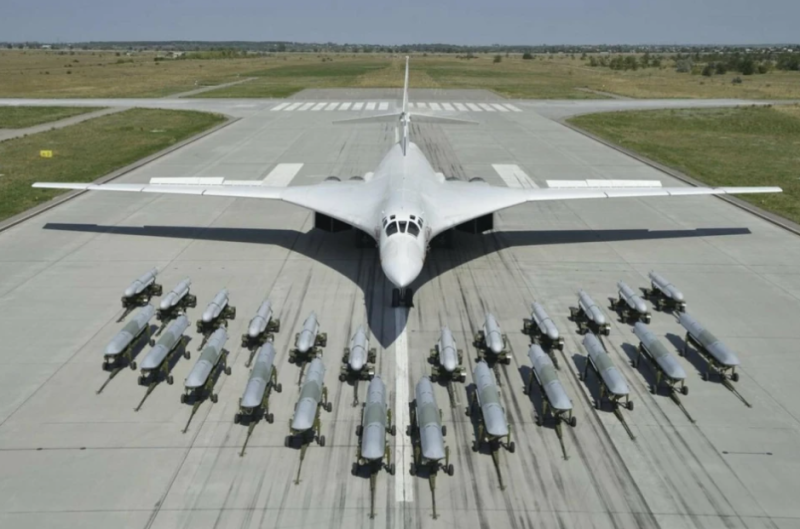 俄羅斯計劃在年底前生產 633 枚 Kh-101 空射巡航導彈。   圖：翻攝自零度Military