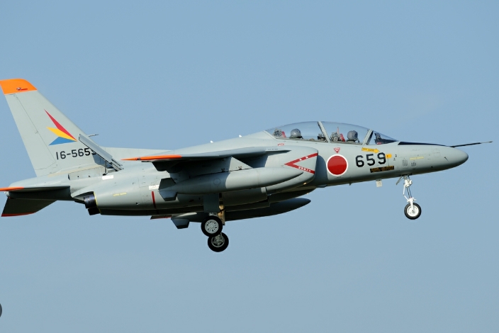 日本自衛隊T-4 教練機。   圖 : 翻攝自維基百科