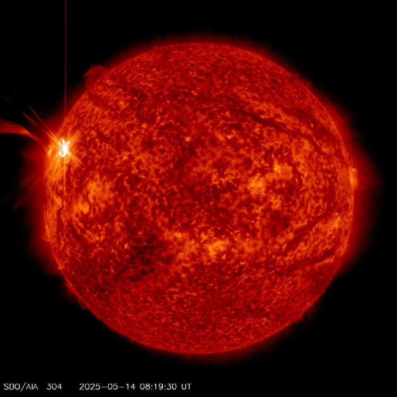 巨大的太陽風暴14日襲擊地球，引發全球停電，導致通訊系統陷入混亂數小時。   圖：翻攝NASA/SDO網頁