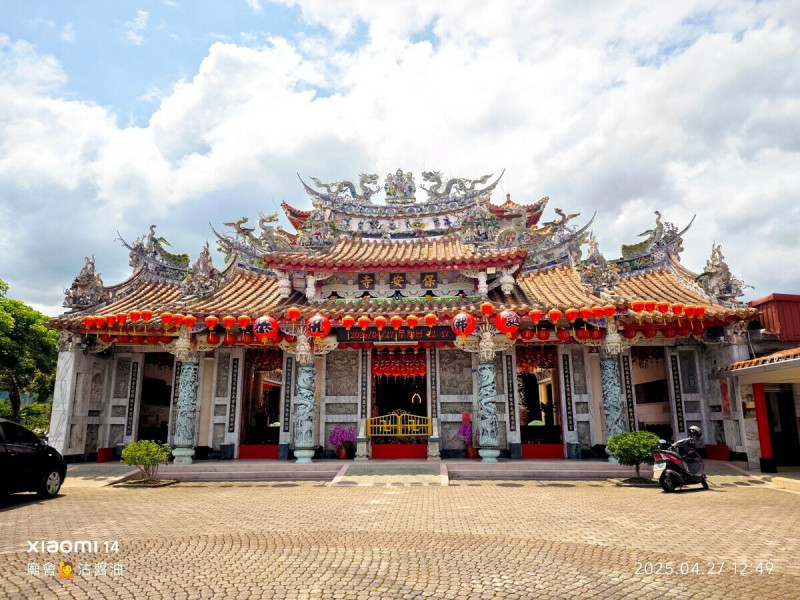 據廟方人員轉述,傅崐萁曾現身花蓮帝君廟虔誠參拜,卻擲不到聖筊,最後臉一沉就離去。 圖:翻攝自花蓮帝君廟臉書(資料照) 據廟方人員轉述,傅崐萁曾現身花蓮帝君廟虔誠參拜,卻擲不到聖筊,最後臉一沉就離去。 圖:翻攝自花蓮帝君廟臉書(資料照)