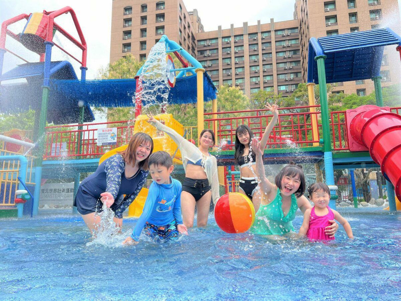 台北自來水園區今（16日）宣布，明天起深受大人小孩喜愛的親水景點—自來水園區「水鄉庭園」將搶先開放。   圖：台北自來水事業處 / 提供