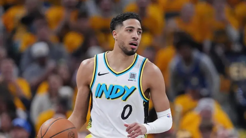 ▲球評李亦伸看好溜馬晉級總冠軍戰，其中Tyrese Haliburton表現成系列賽勝負關鍵。（圖／美聯社／達志影像）   