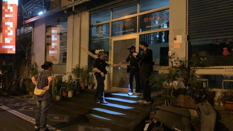 女老師命案現場警方在現場採證。 圖:警方提供