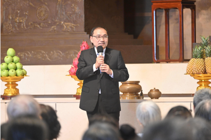 侯友宜今（18）日至法鼓山禮佛、浴佛，分享「三大願力」盼國泰民安。   圖：新北市政府提供