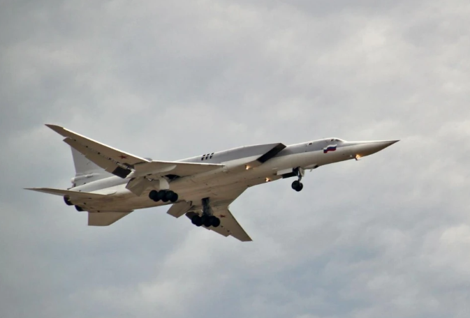 圖-22M3 轟炸機原本為對抗美國航空母艦戰鬥群而設計,其潛在出口本應引發國際關注。 圖:翻攝自零度Military 圖-22M3 轟炸機原本為對抗美國航空母艦戰鬥群而設計,其潛在出口本應引發國際關注。 圖:翻攝自零度Military