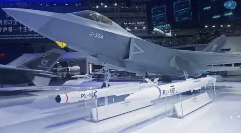 霹靂-15E 可能採用多模工作制導頭,它的制導模式不僅僅是主動雷達制導,可能還包括被動雷達制導和其他的制導方式。 圖:翻攝自 陳虎說天下