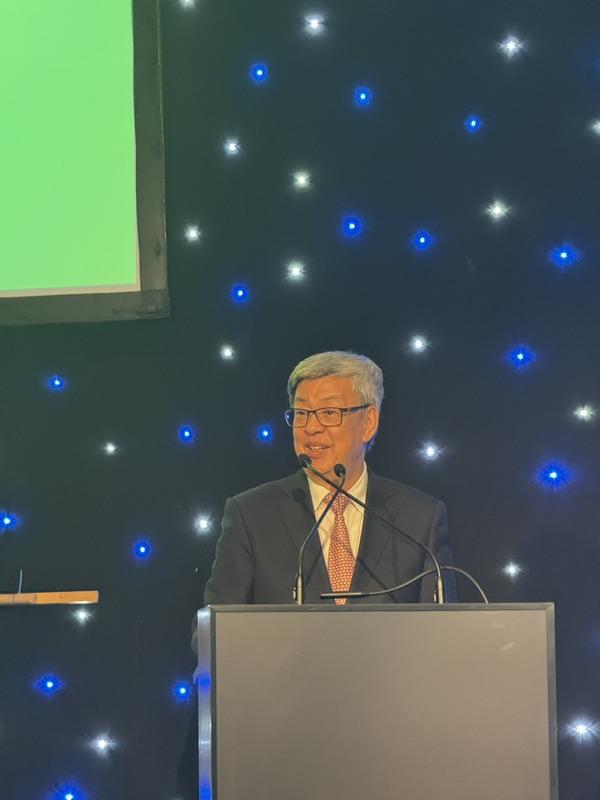 前副總統陳建仁出席完教宗良十四世就職典禮後,隨即前往日內瓦參加台灣民間與官方的世衛場邊活動,並出席台灣醫界聯盟基金會舉辦的晚宴。 圖:台灣醫界聯盟基金會提供