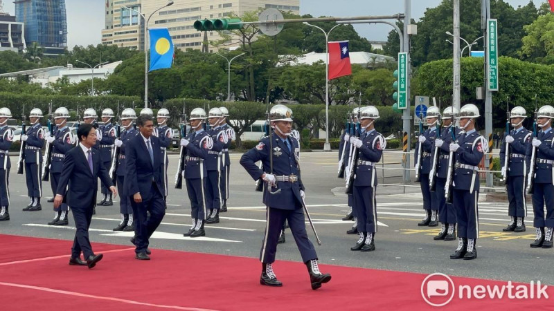 賴清德軍禮歡迎惠恕仁。 圖:高逸帆/攝