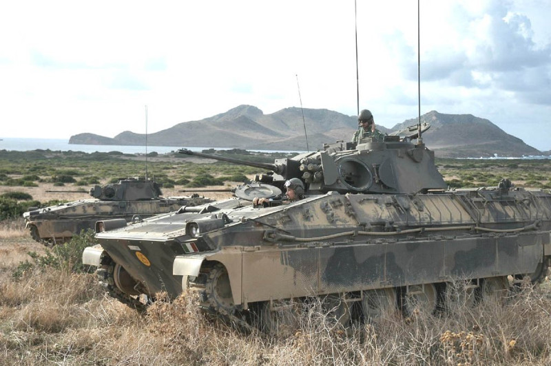 義大利政府宣布，將從軍備庫存中撥出400輛M113裝甲運兵車，納入第11批對烏軍援計畫。   圖：翻攝自 X