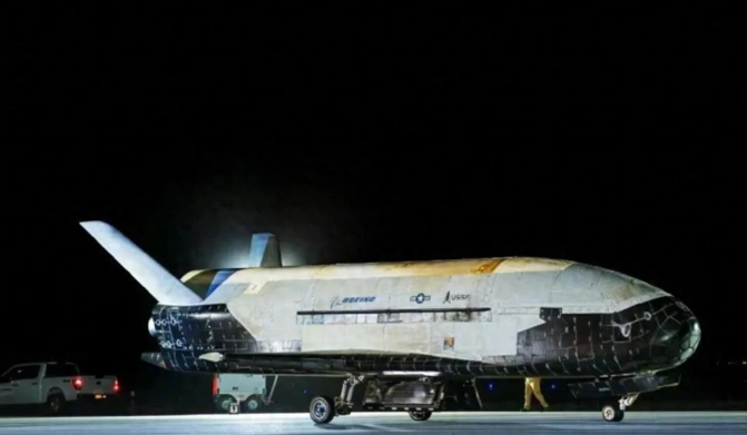 美國太空軍秘密X-37B太空飛機。   圖:翻攝自吳學蘭