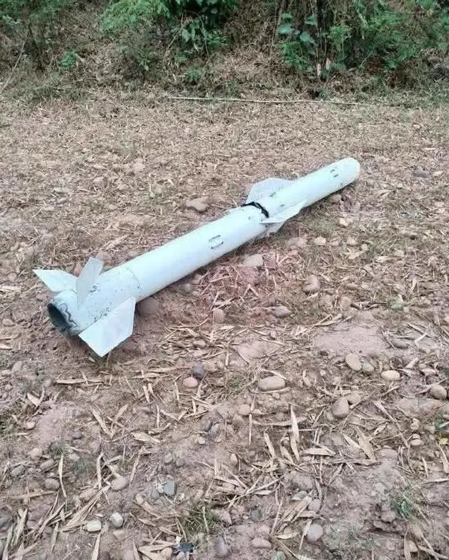 落入印度境內的PL-15E未爆彈。 圖:翻攝自海事先鋒