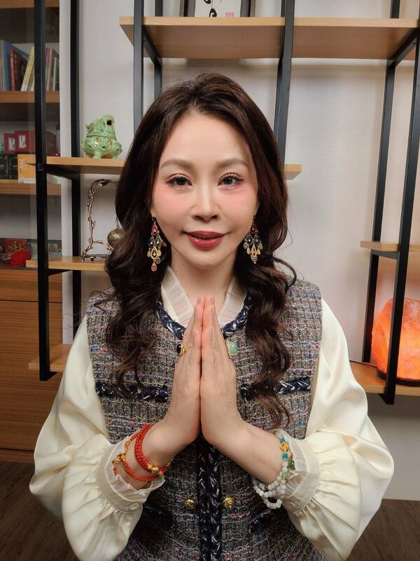 雨揚老師表示，農曆五月是一手掌握「桃花」、「貴人」、「財富」三合一好運的重要日子。      圖：漾品啟鎂／提供