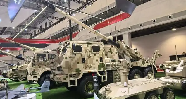特別是中國製SH-15 型 155 毫米卡車炮的引進,使巴軍在高原山地的克什米爾前線獲得明顯砲戰優勢。 圖:翻攝自優雅隨和老泰勒 特別是中國製SH-15 型 155 毫米卡車炮的引進,使巴軍在高原山地的克什米爾前線獲得明顯砲戰優勢。 圖:翻攝自優雅隨和老泰勒