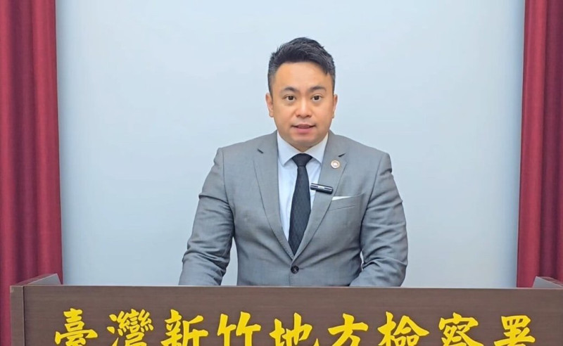 新竹地檢署偵辦竹北市天然瓦斯外洩致21戶民宅受損及民眾受傷案偵結，主任檢察官黃振倫（圖）22日表示，新竹瓦斯公司及章姓維修部經理、林姓維護二組組長、吳姓技術員涉犯過失洩漏天然氣致生公共危險罪嫌起訴。（新竹地檢署提供）中央社記者郭宣彣傳真  114年5月22日   