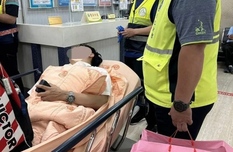 車長遭酒醉男勒頸毆打，送醫後診斷輕微腦震盪，目前住院觀察。（翻攝畫面）   