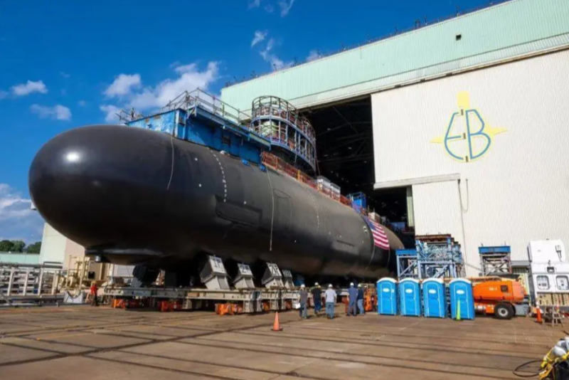浮船塢式下水主要用於潛艇和小型船艦。 浮船塢式下水主要用於潛艇和小型船艦。