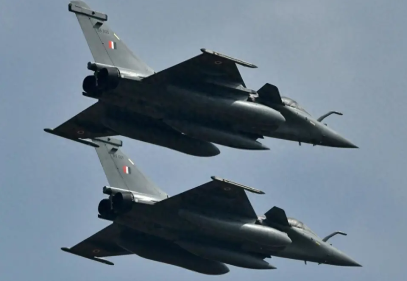 印巴兩國空軍之前爆發一場激烈空戰，結果是印度空軍被擊落包括「陣風」戰鬥機在內的 5 架戰機。圖為陣風。   圖：翻攝自曹劼