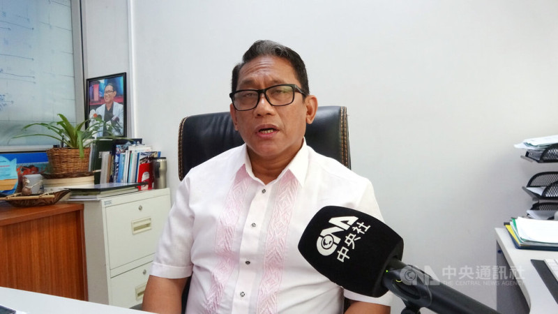 琉球籍漁船昇漁豐號日前於台菲重疊海域遭菲律賓公務船登臨盤查事件,菲律賓漁業局發言人布里蓋拉23日接受中央社訪問,否認菲方粗暴執法。中央社記者林行健奎松市攝 114年5月23日 圖:中央社提供