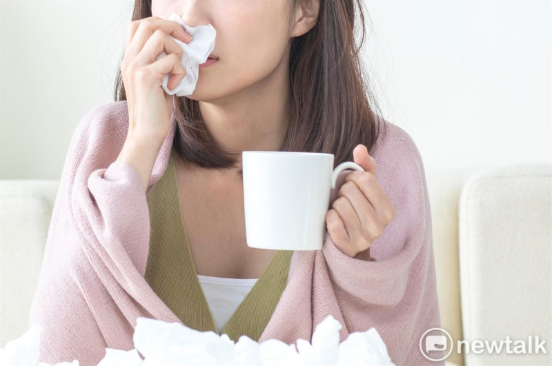 賴韋圳醫師表示，這波新冠疫情出現許多「新冠伴急性喉炎」患者。   圖：新頭殻資料照